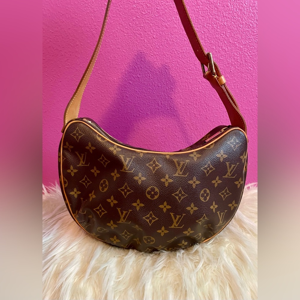 LOUIS VUITTON MM CROISSANT BAG